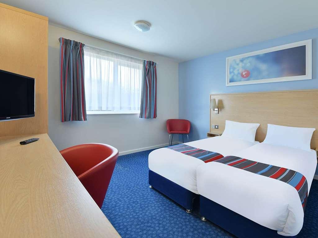 Travelodge Barnsley Habitación foto